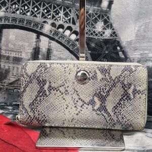 Coach Taylor Exotic Accordion Wallet -  F50674)